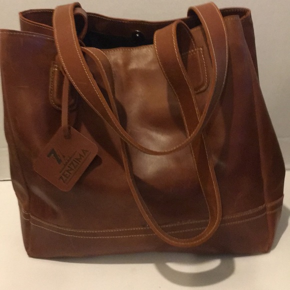 Leather Carry- All tote in Cognac - Picture 4 of 10